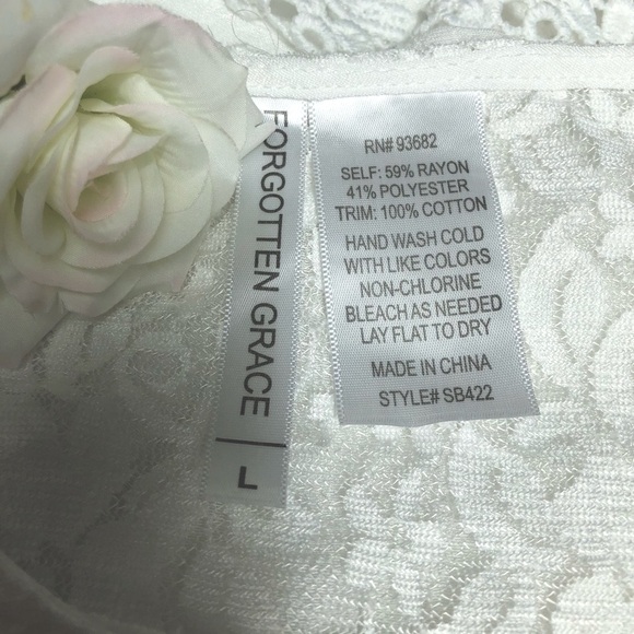 Forgotten Grace White Eyelet Lace Ethereal Top Size Large - Picture 7 of 7